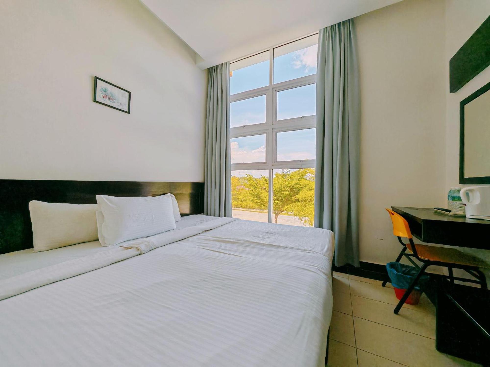 Citrine Hotel Seri Iskandar Exterior foto