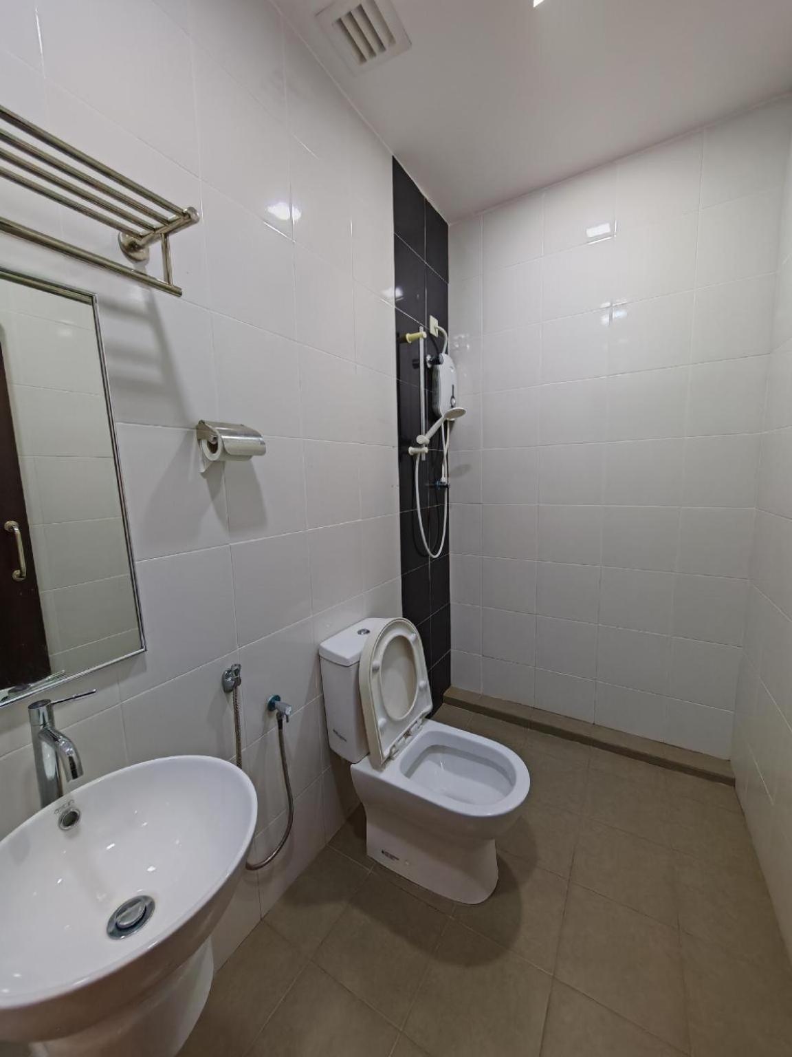 Citrine Hotel Seri Iskandar Exterior foto