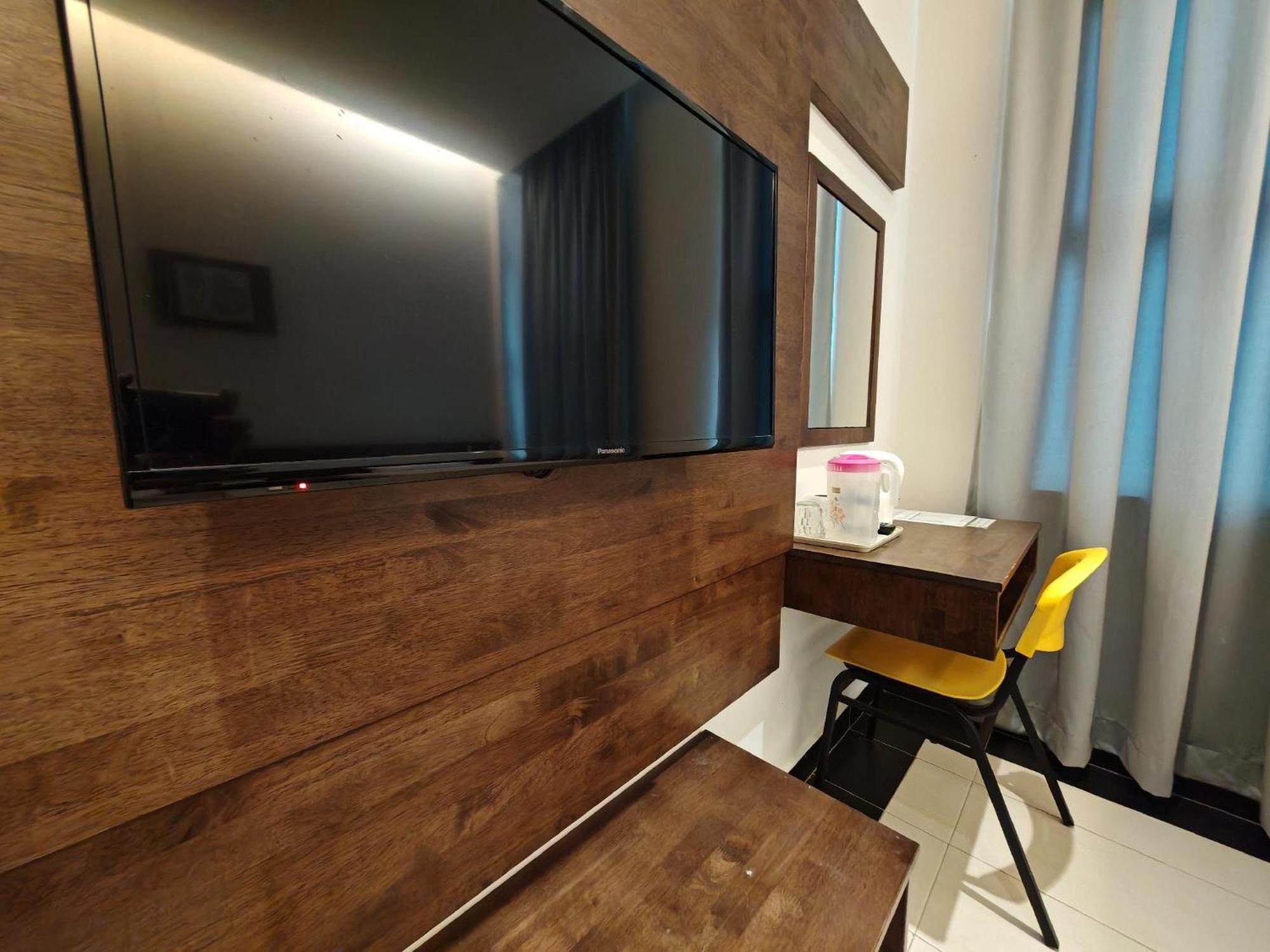 Citrine Hotel Seri Iskandar Exterior foto